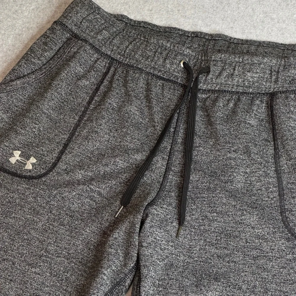 Under Armour Mens HeatGear Loose Fit Cropped Joggers Gray Heather Large
